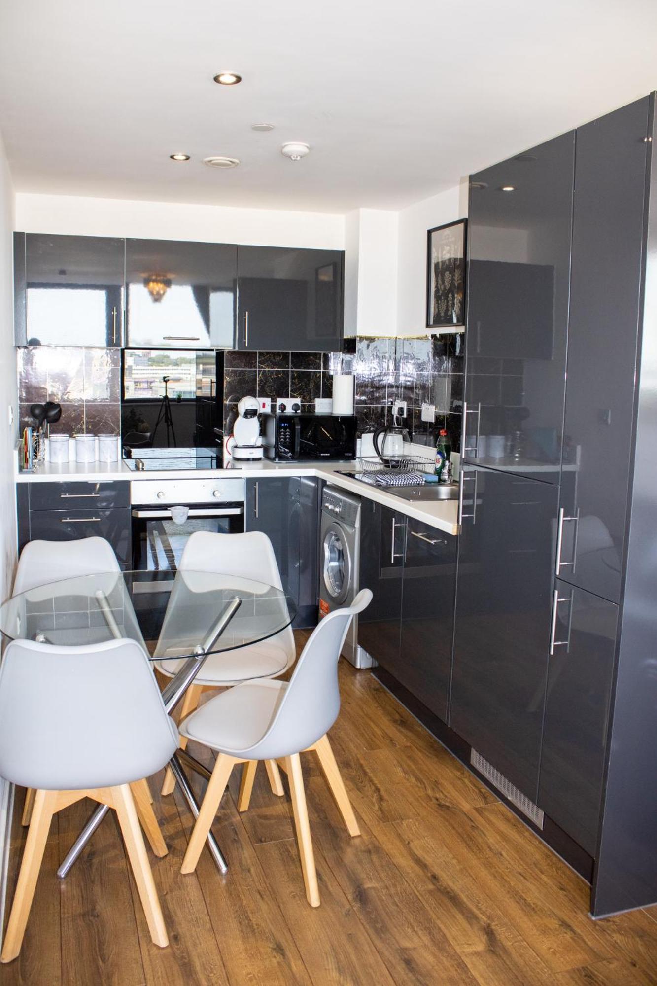 Sidemerseylivings - Central, Bright, And Convenient 2-Bedroom Apartment With Parking 리버풀 외부 사진